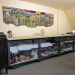 Some of the many handcrafted blankets, quilts, hooked mats and lace work on display at Lutz Mountain Heritage Museum.
Certaines de nombreuses couvertures, courtepointes, tapis crocheté et du travail de dentelles sont exposées au Musée Patrimoine de Lutz Mountain.